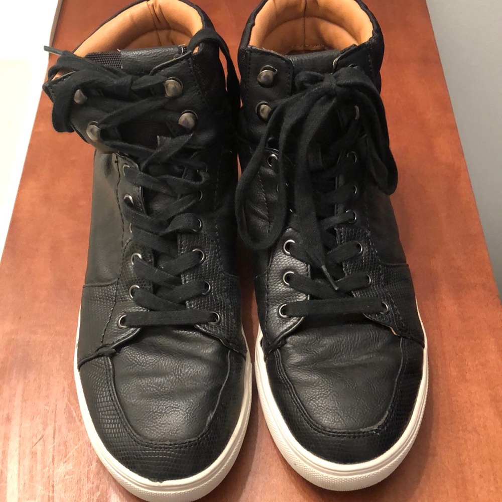 Express Men’s Black shoes